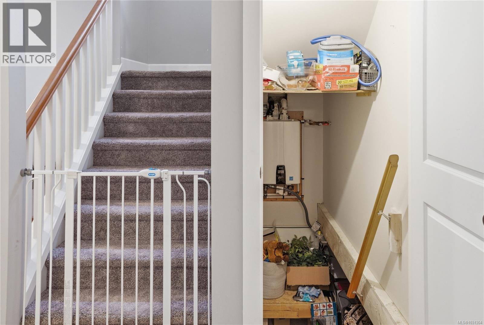 348 WESSEX LANE - 17