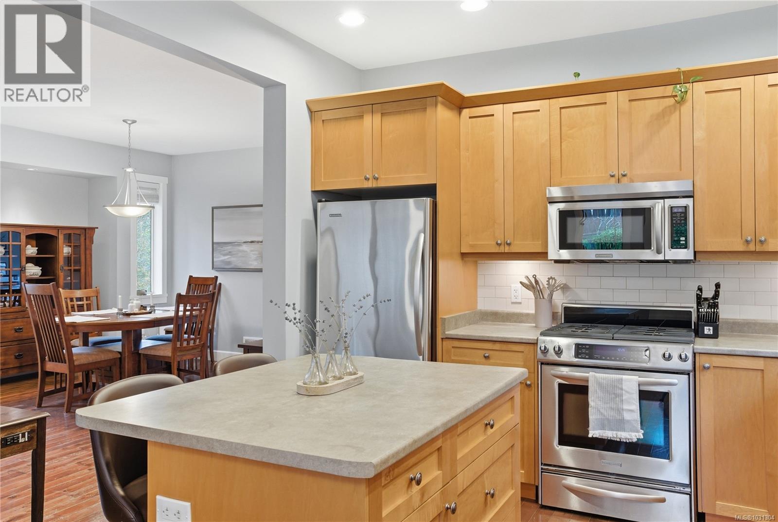 348 WESSEX LANE - 15