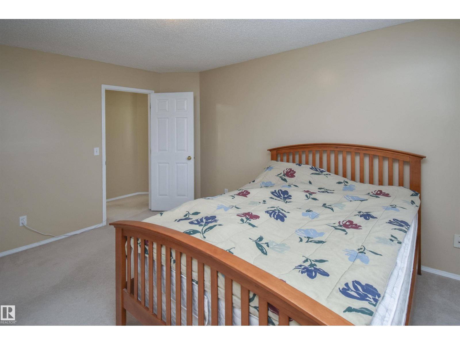 4112 37A AV NW, Edmonton