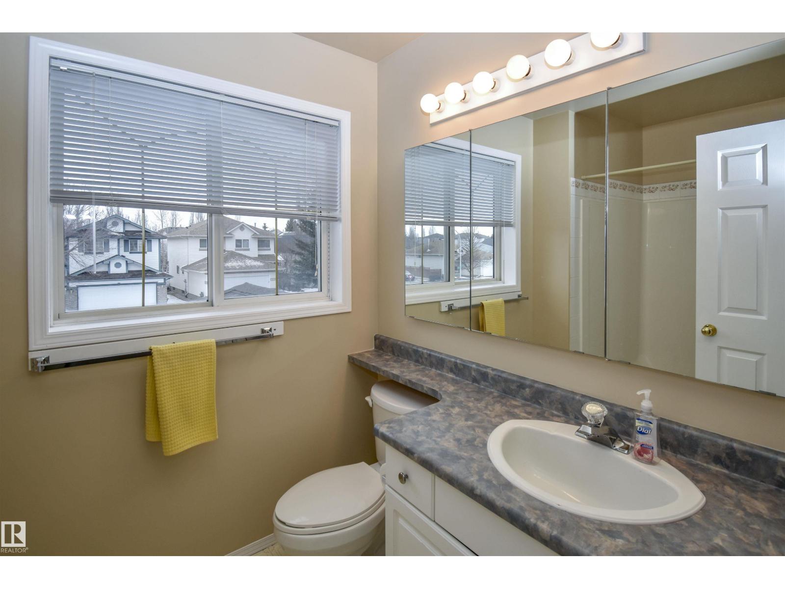 4112 37A AV NW, Edmonton