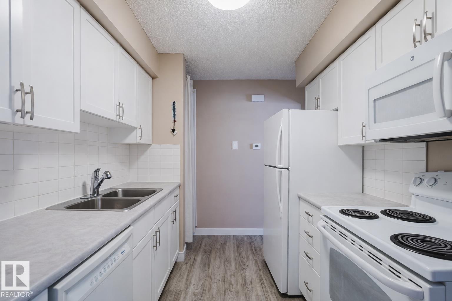 #8 14120 80 ST NW - 2