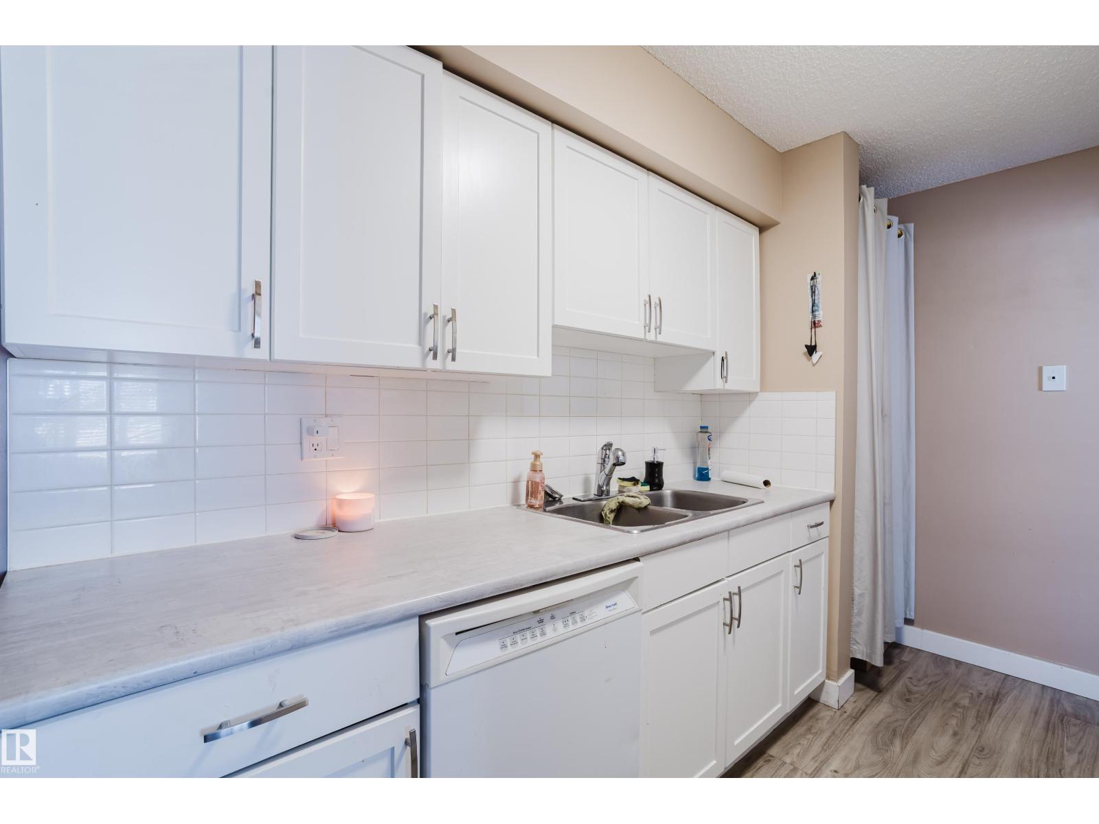 #8 14120 80 ST NW, Edmonton