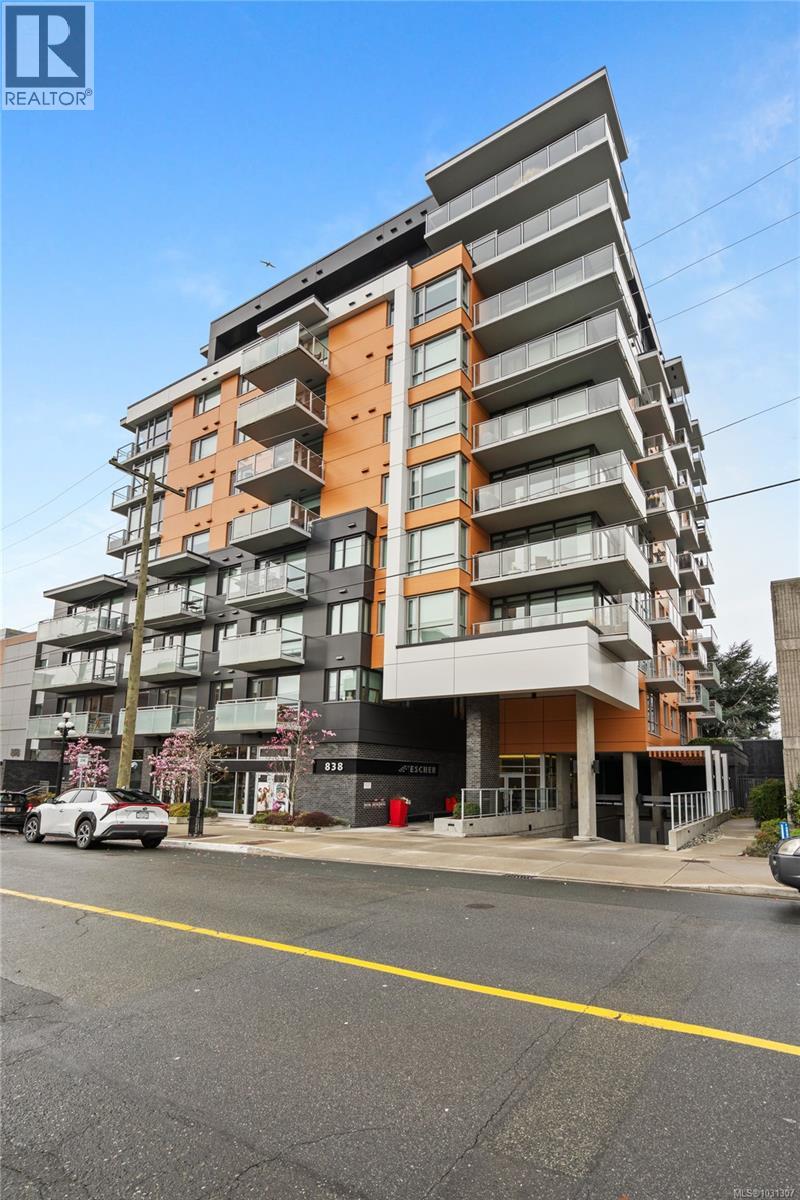 #305 838 BROUGHTON ST - 41