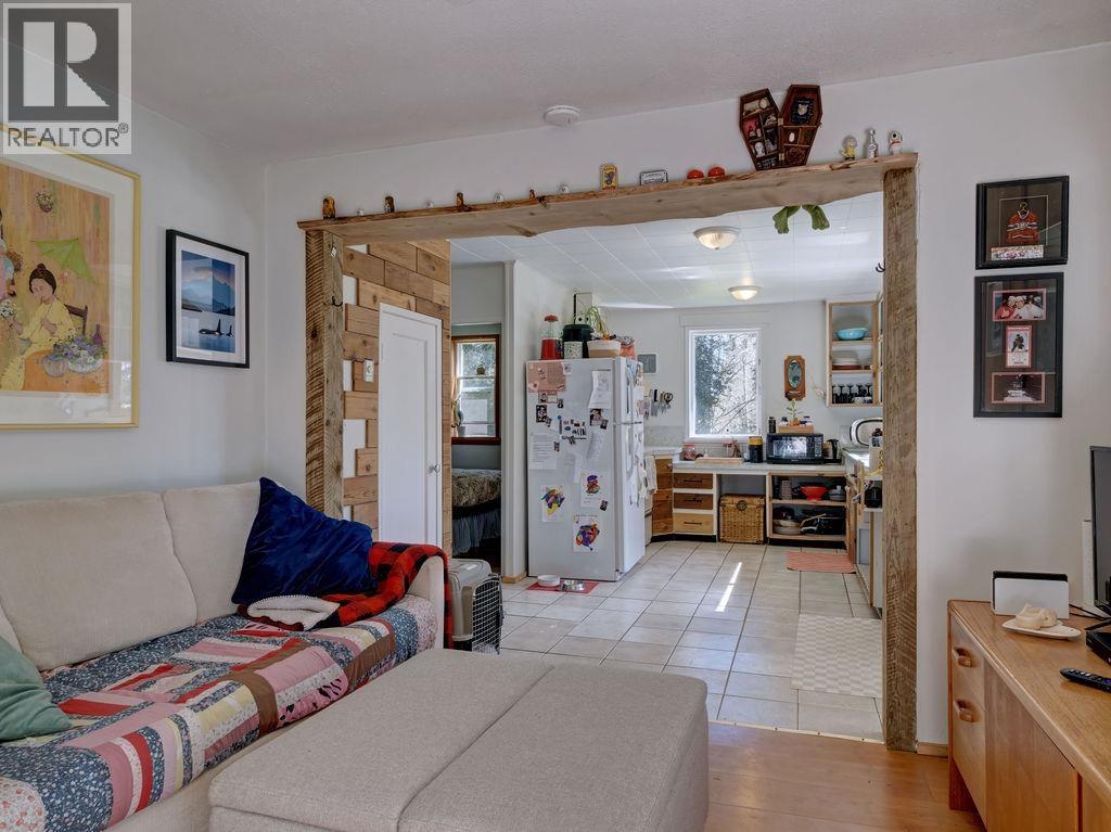 394 PRATT ROAD, Gibsons