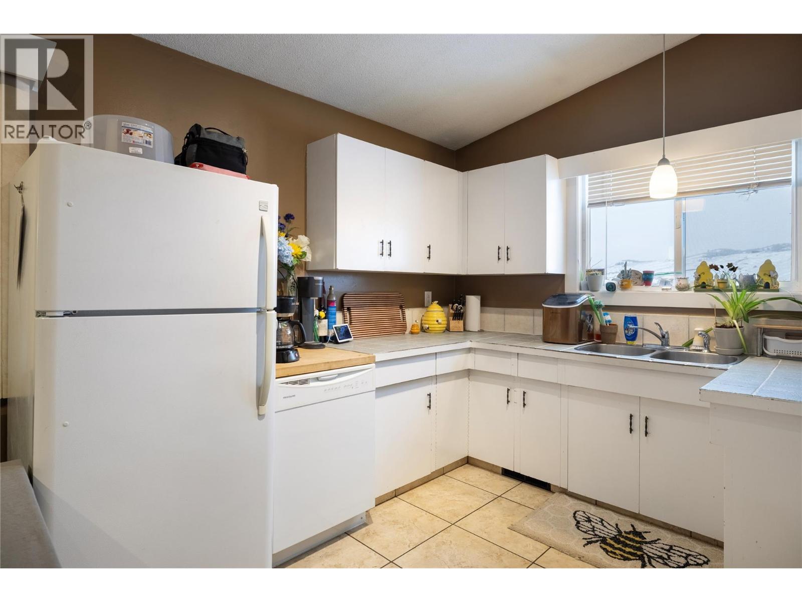 1601 37TH STREET - 12