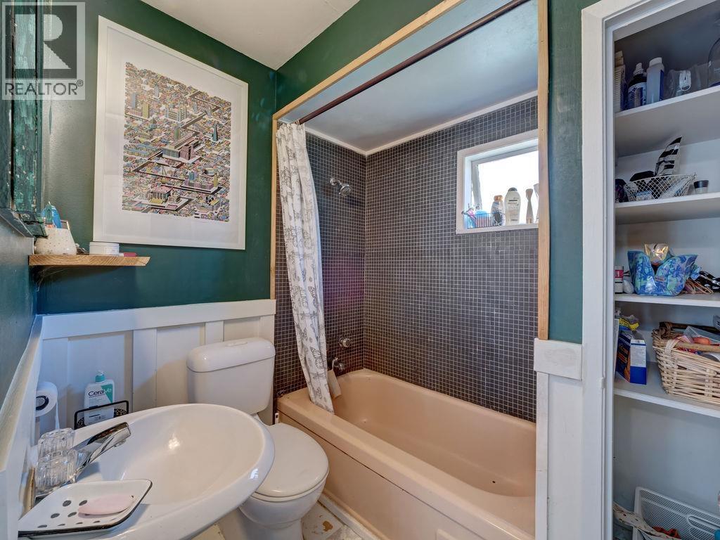 394 PRATT ROAD, Gibsons