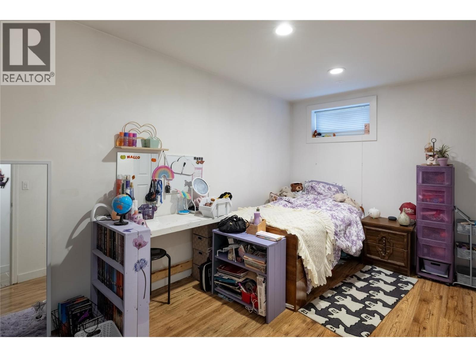 1601 37TH STREET - 24