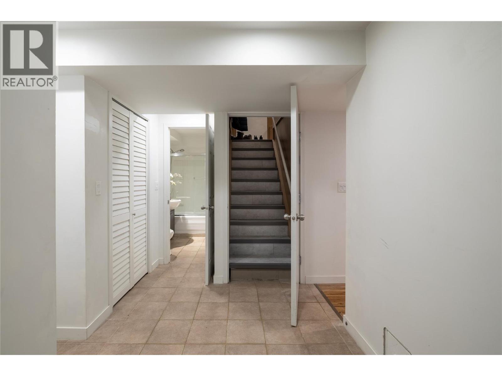 1601 37TH STREET - 18