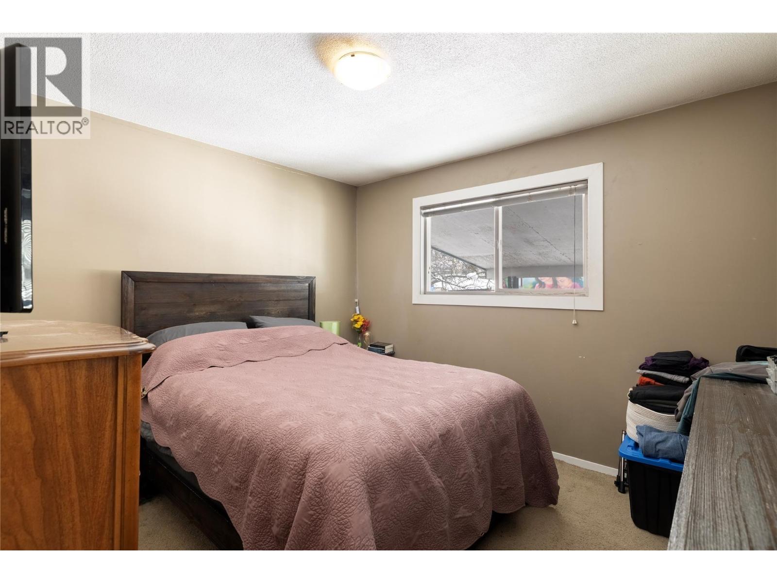 1601 37TH STREET - 13