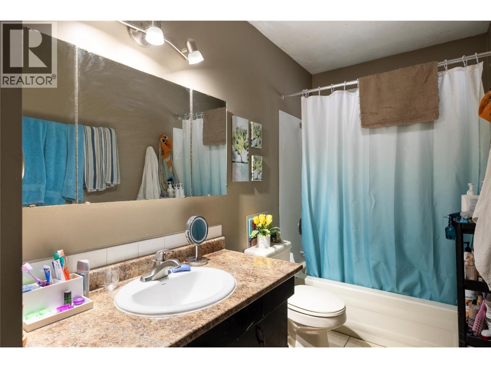 1601 37TH STREET - 14