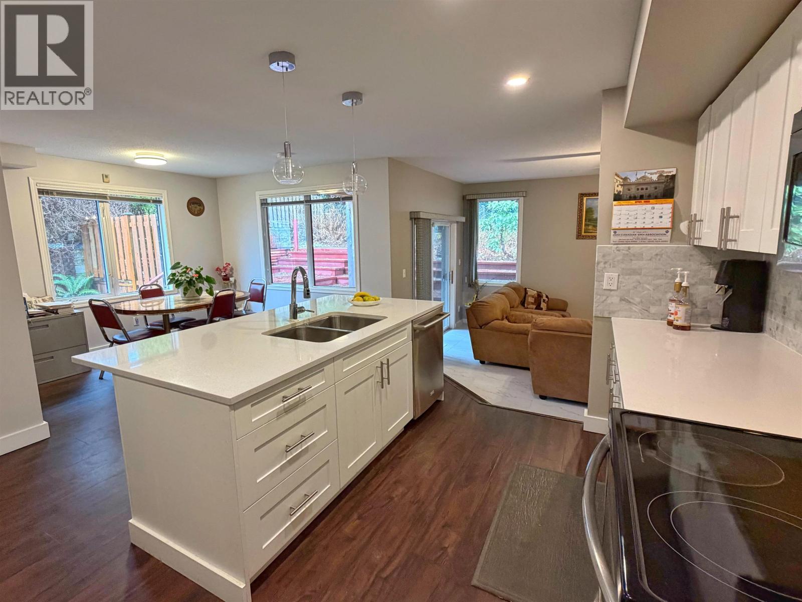 896 PRINCE RUPERT BOULEVARD - 5