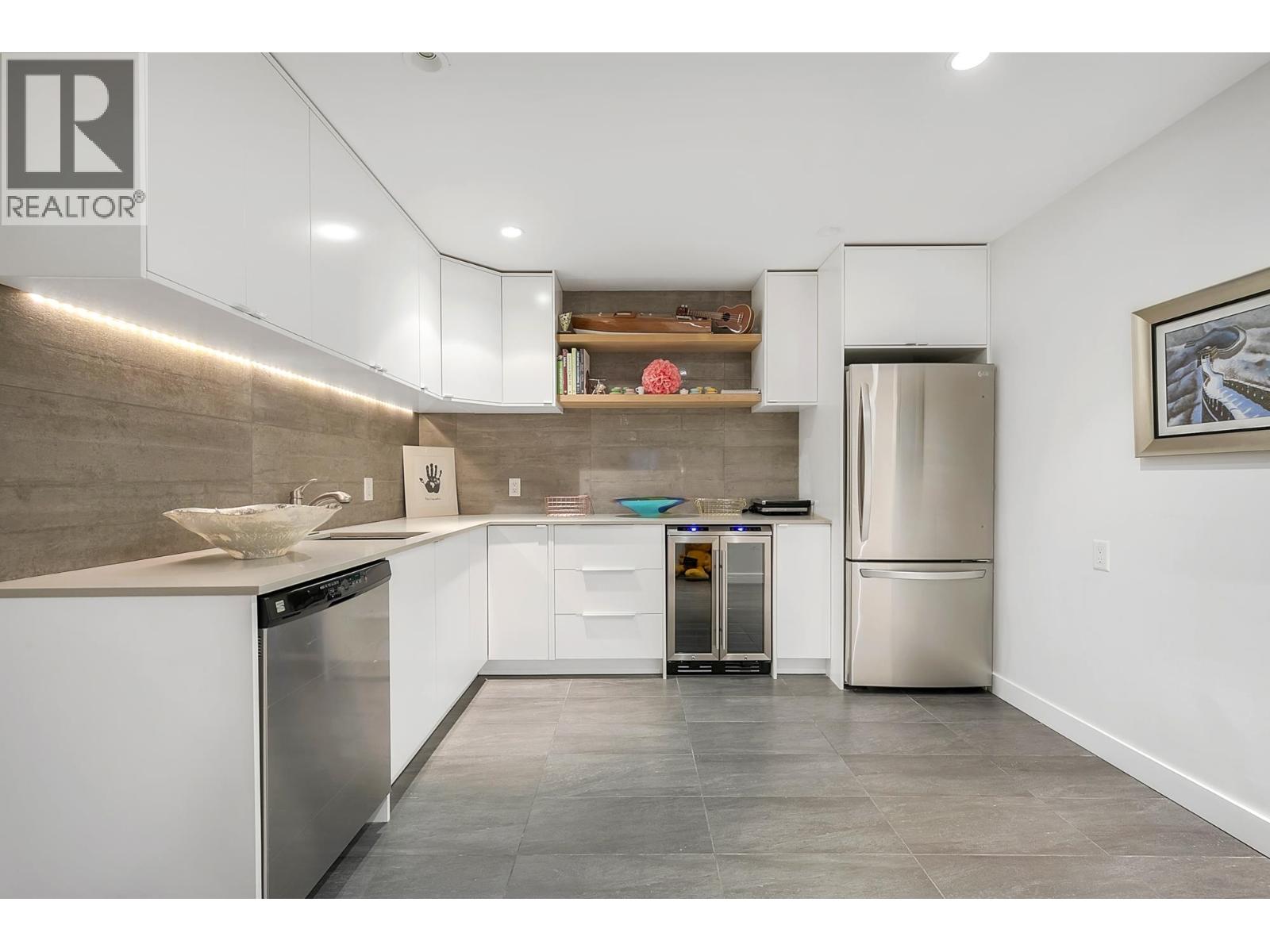 3305 WESTMOUNT ROAD, West Vancouver