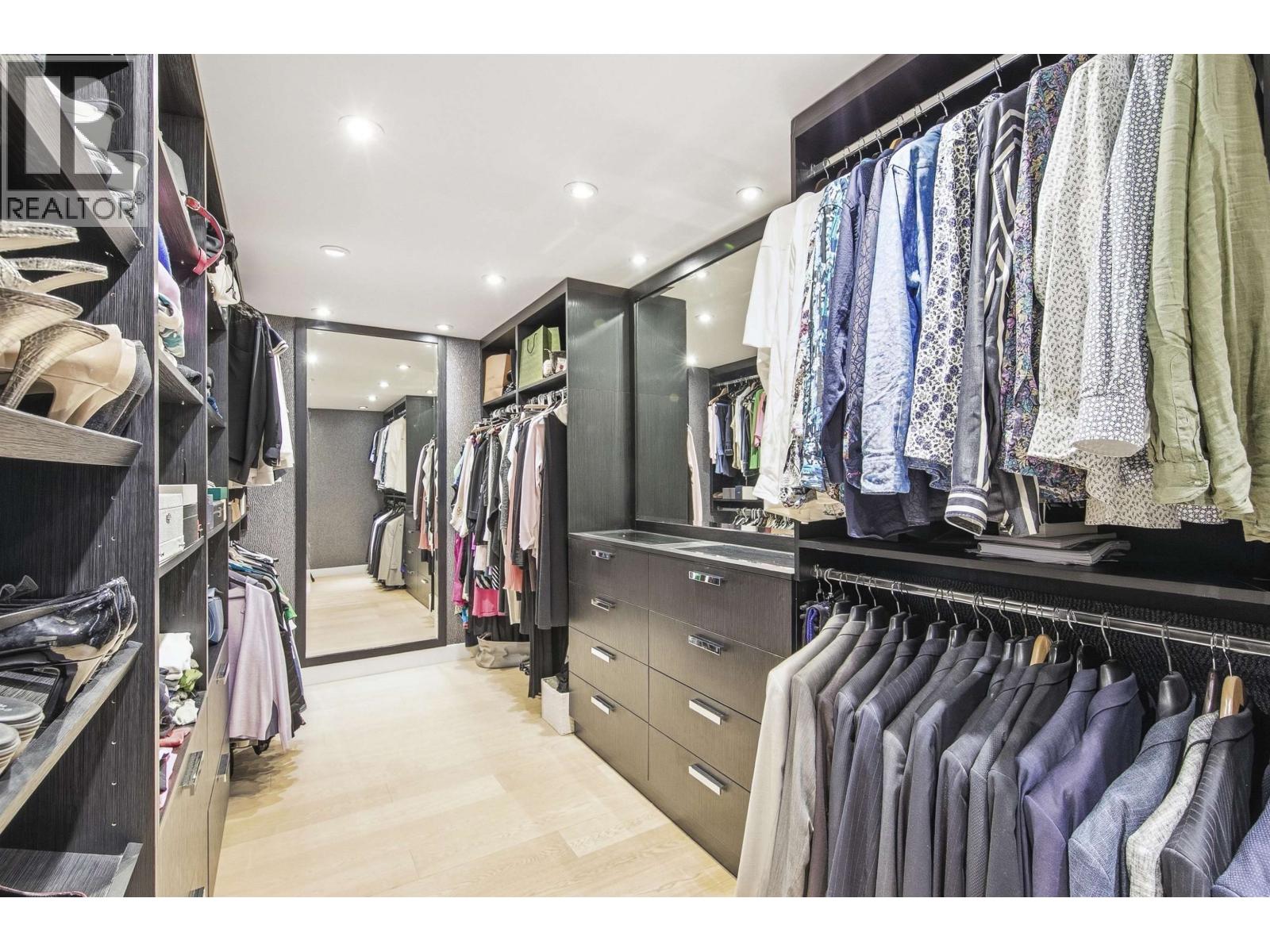 3305 WESTMOUNT ROAD, West Vancouver