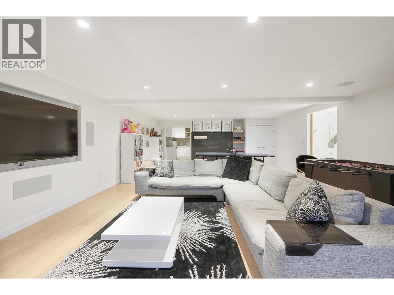 3305 WESTMOUNT ROAD, West Vancouver