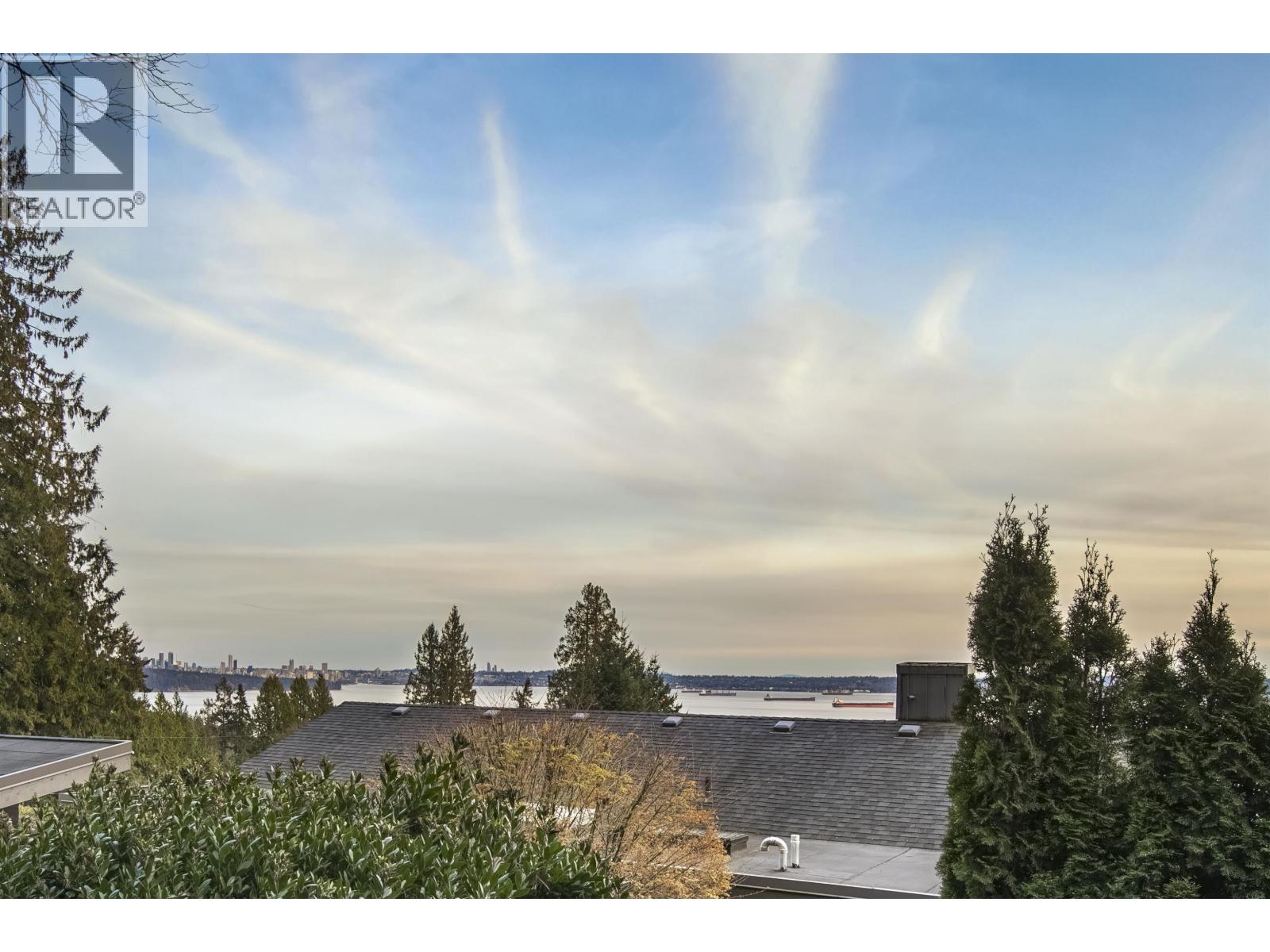 3305 WESTMOUNT ROAD, West Vancouver