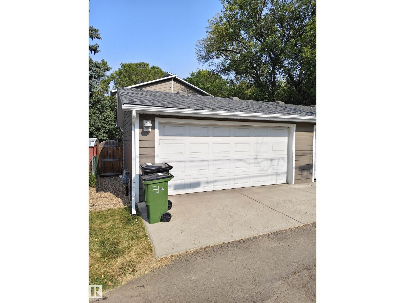 9527 75 AV NW, Edmonton