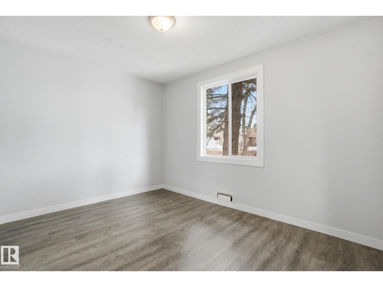 9916 108 ST, Fort Saskatchewan