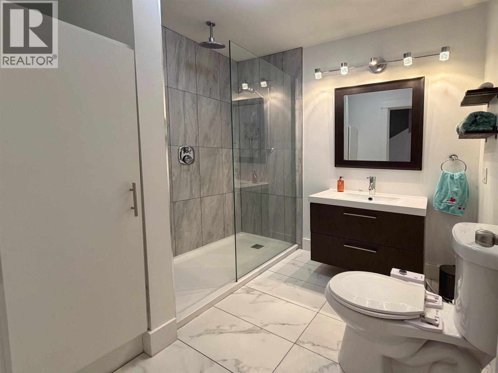 419 E 6TH AVENUE - 12