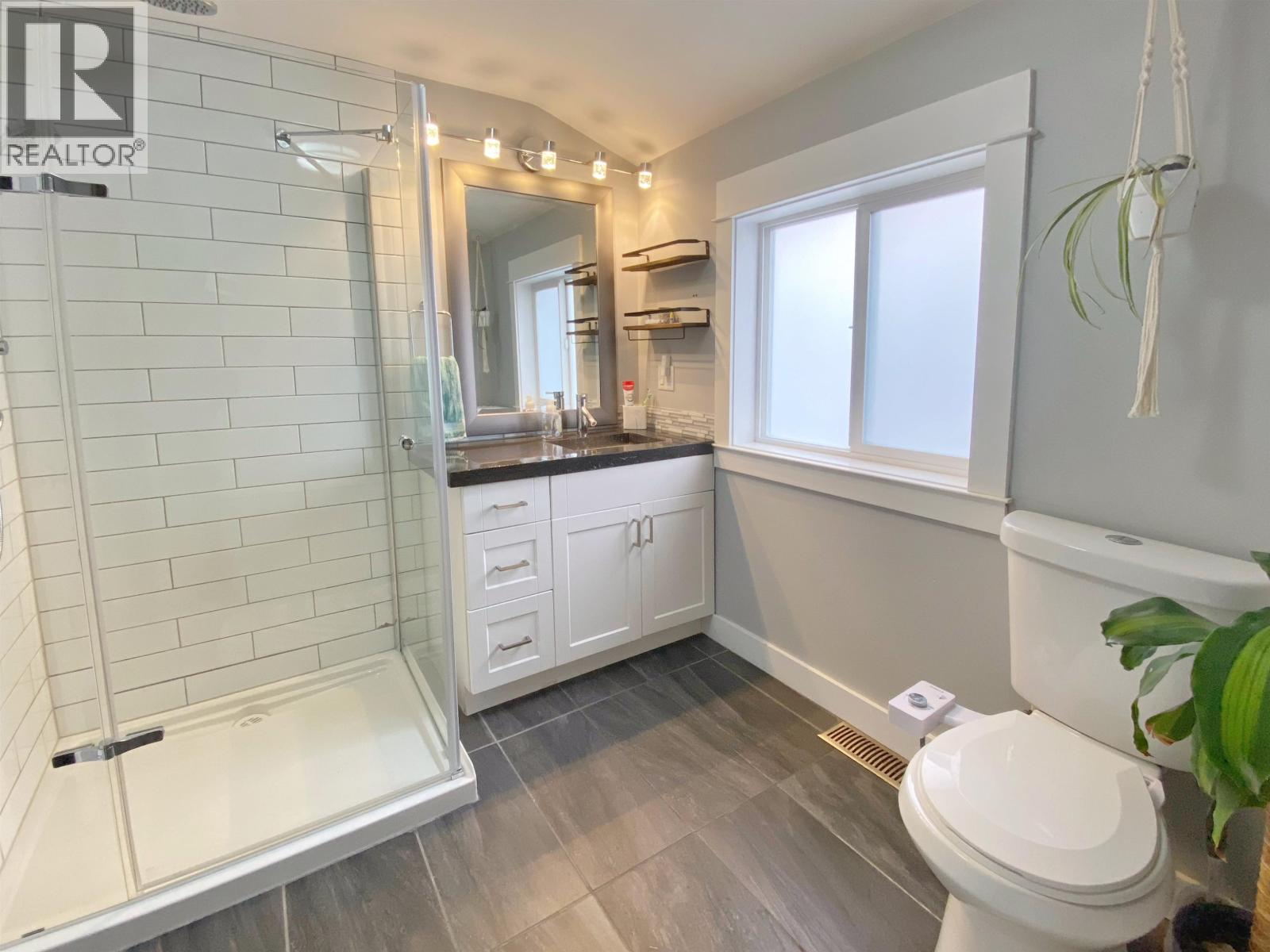 419 E 6TH AVENUE - 10