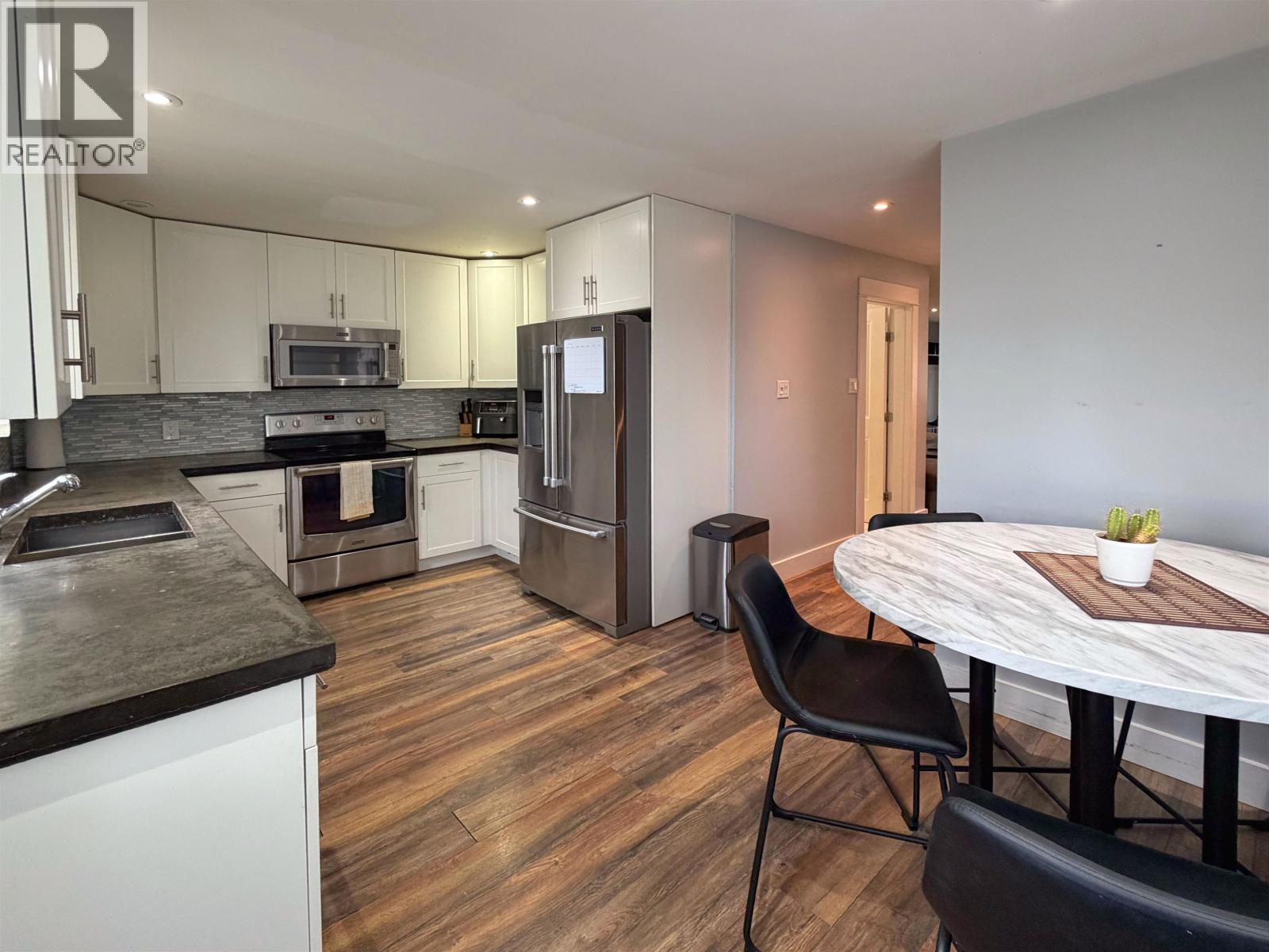 419 E 6TH AVENUE - 7