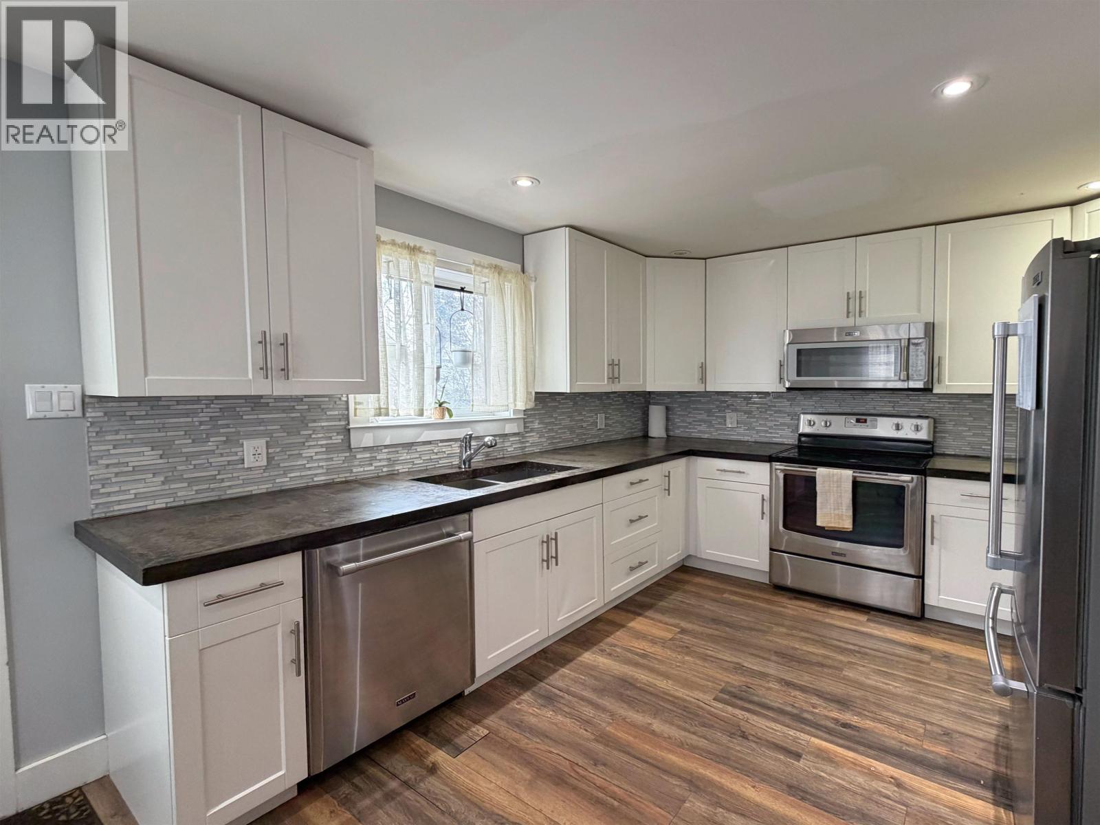 419 E 6TH AVENUE - 6