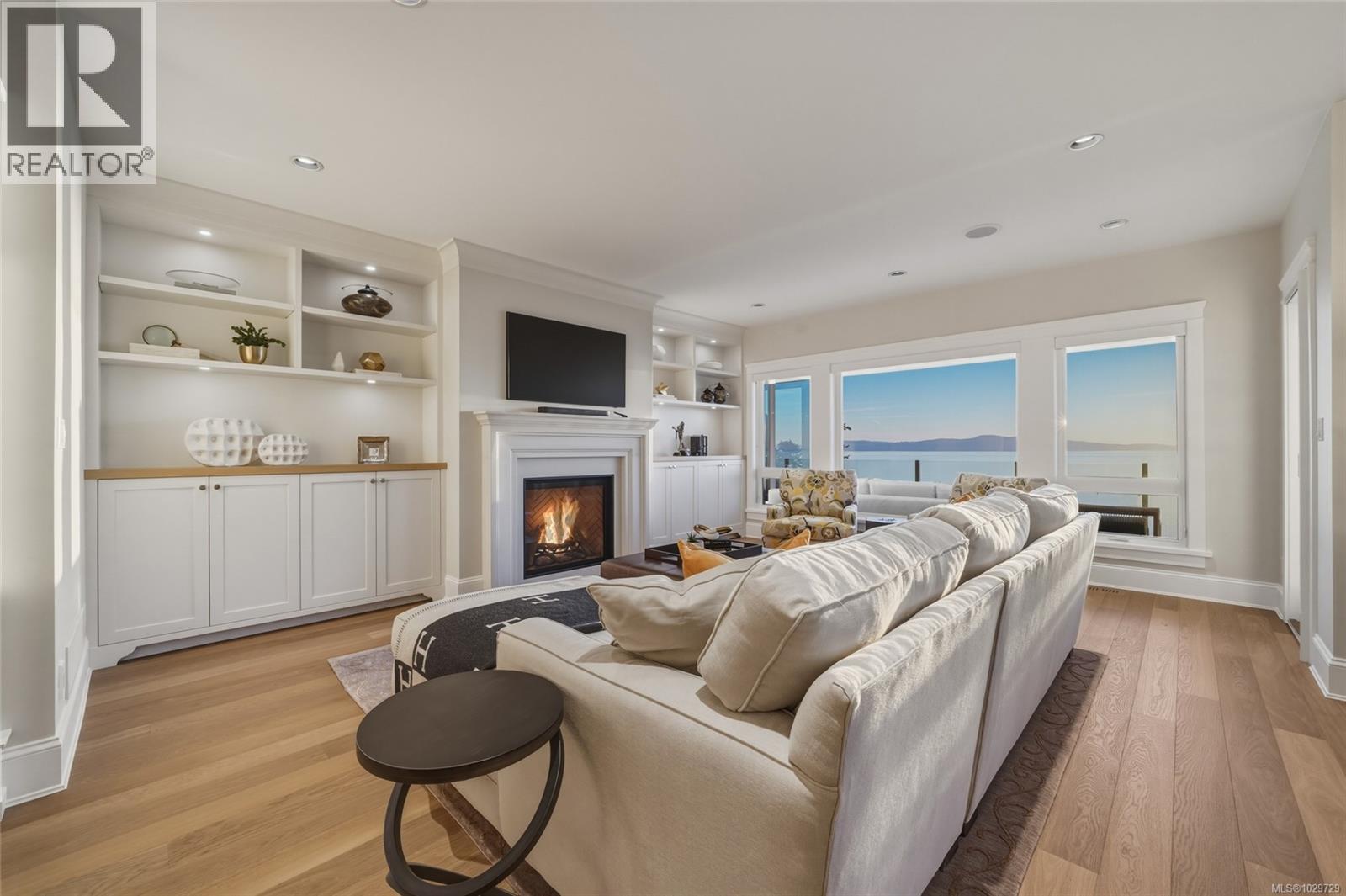 2226 Arbutus Rd, Saanich