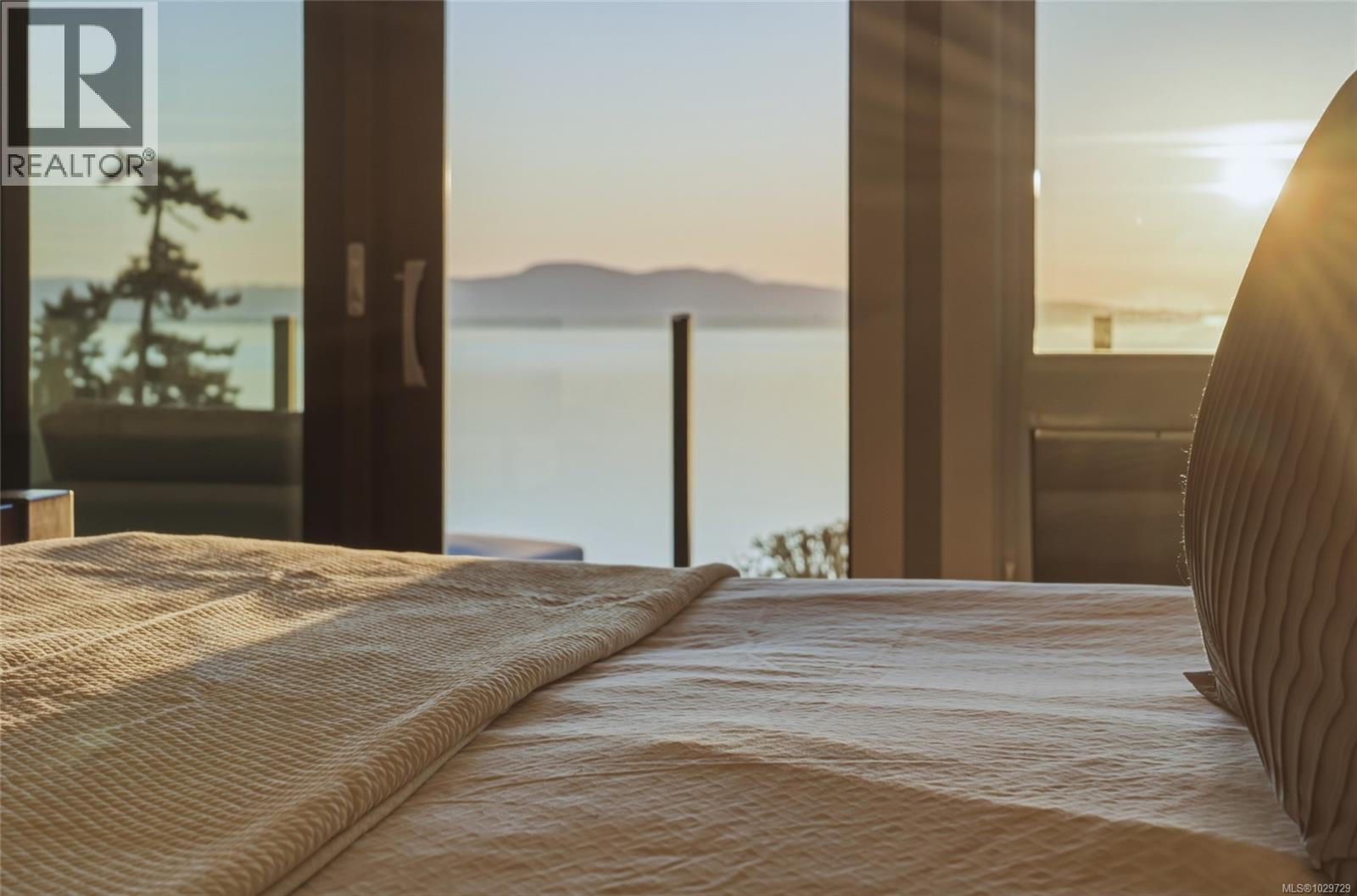 2226 Arbutus Rd, Saanich