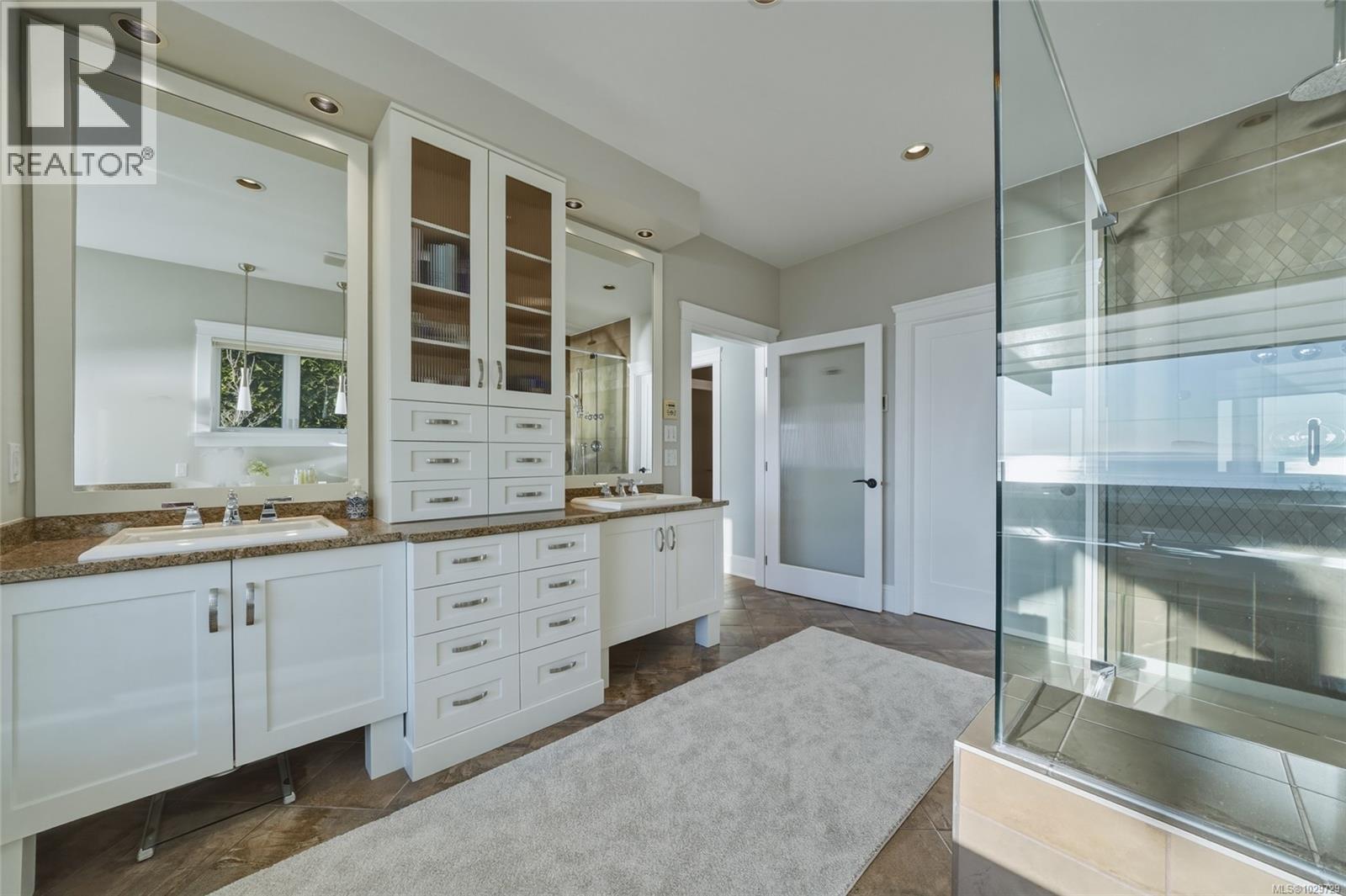 2226 Arbutus Rd, Saanich