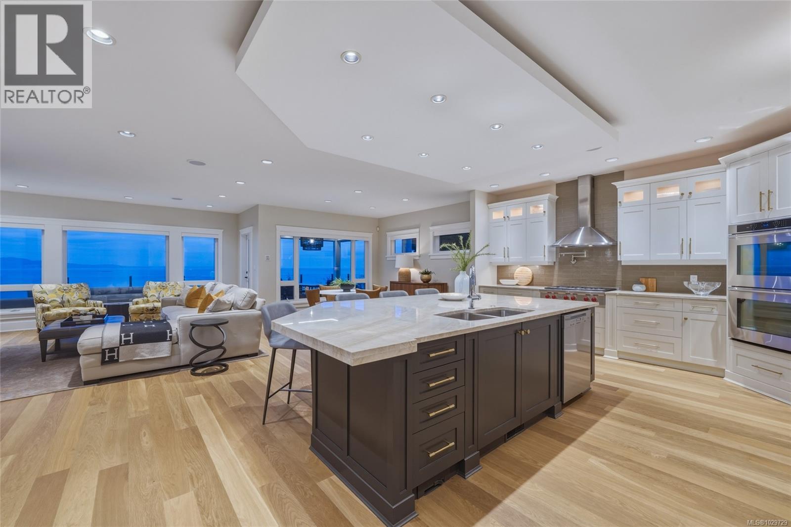 2226 Arbutus Rd, Saanich