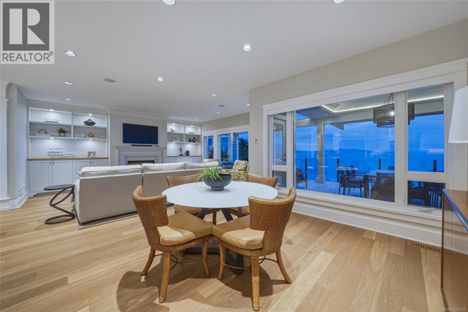 2226 Arbutus Rd, Saanich