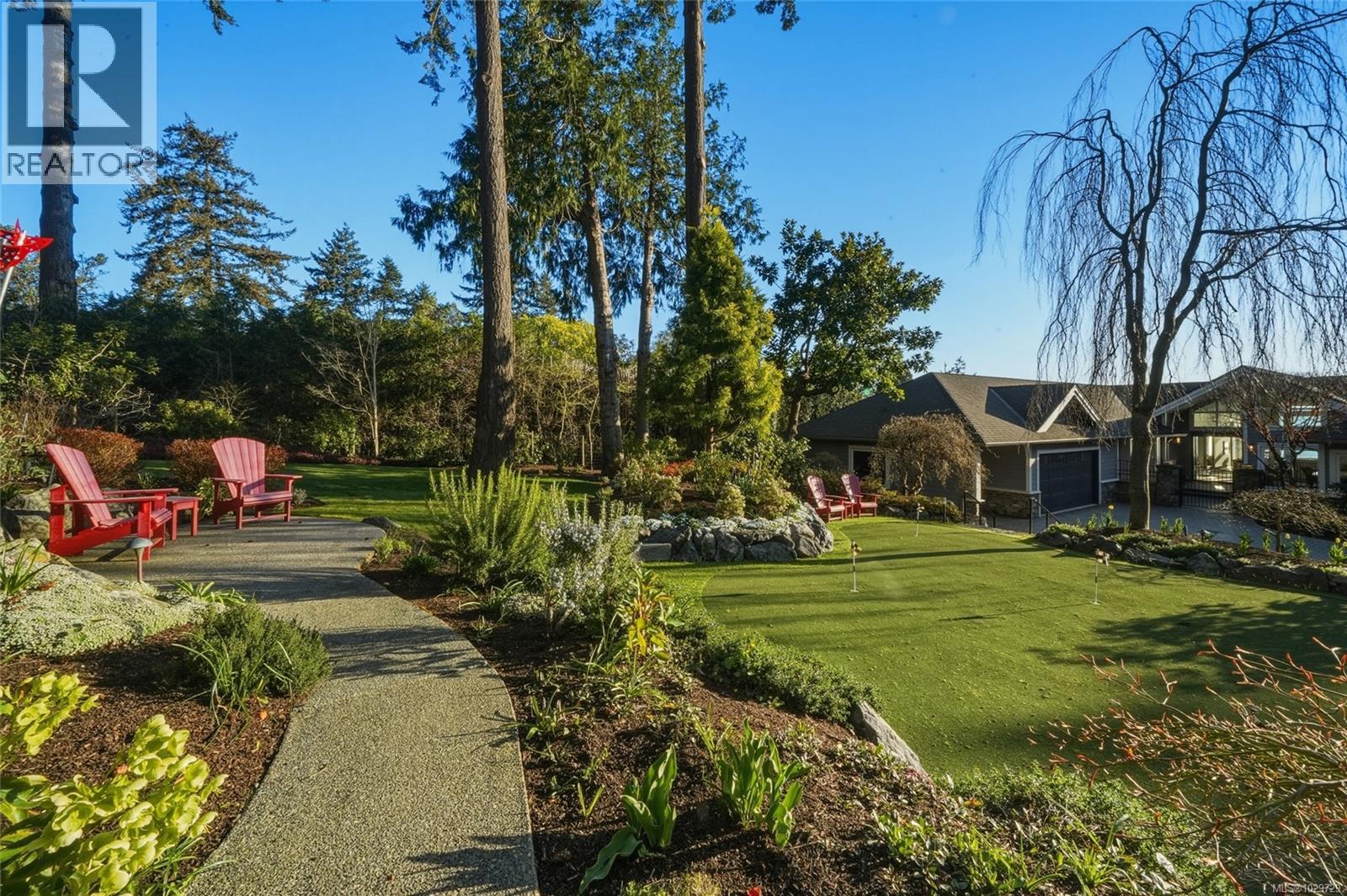 2226 Arbutus Rd, Saanich