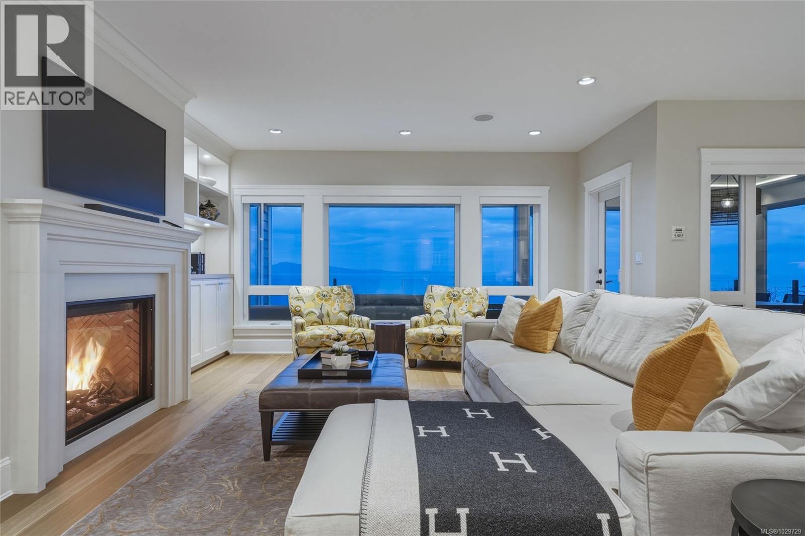 2226 Arbutus Rd, Saanich