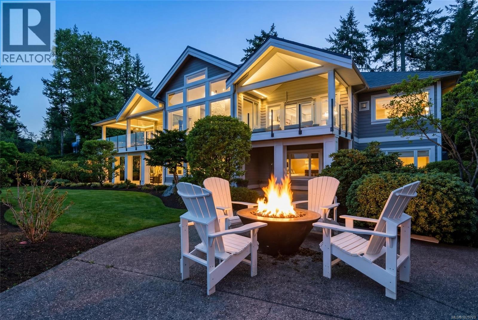 2226 Arbutus Rd, Saanich