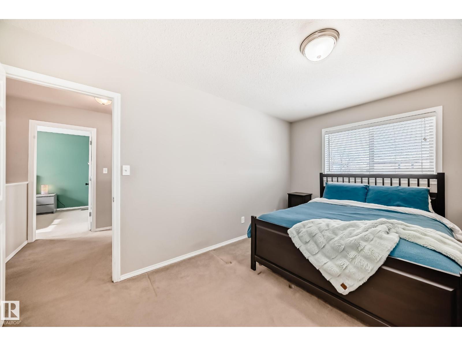 3132 33 AV NW, Edmonton