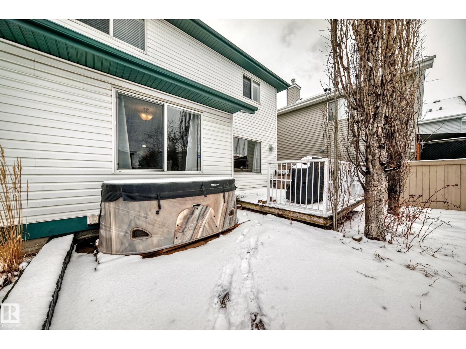 3132 33 AV NW, Edmonton