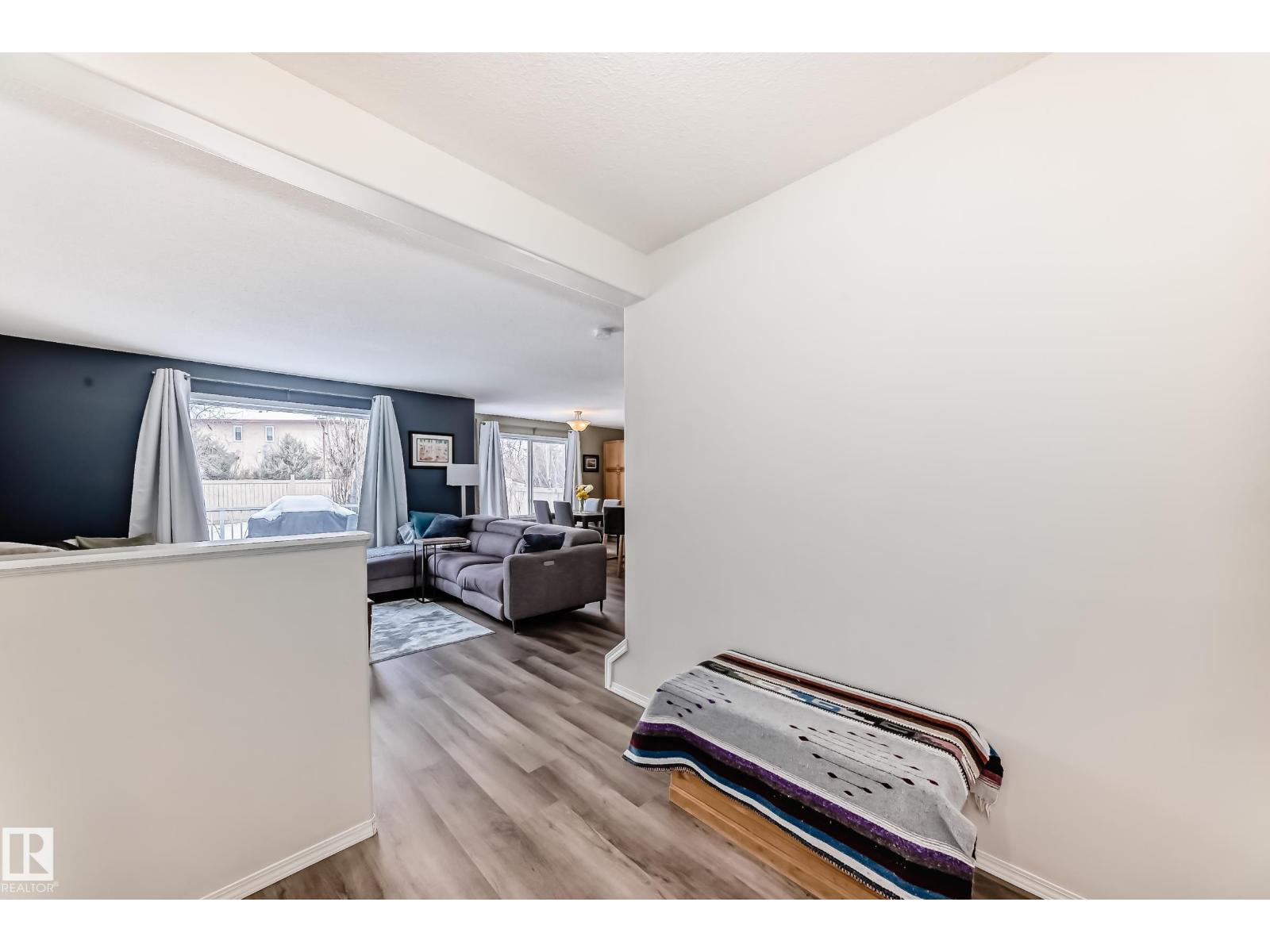 3132 33 AV NW - 5