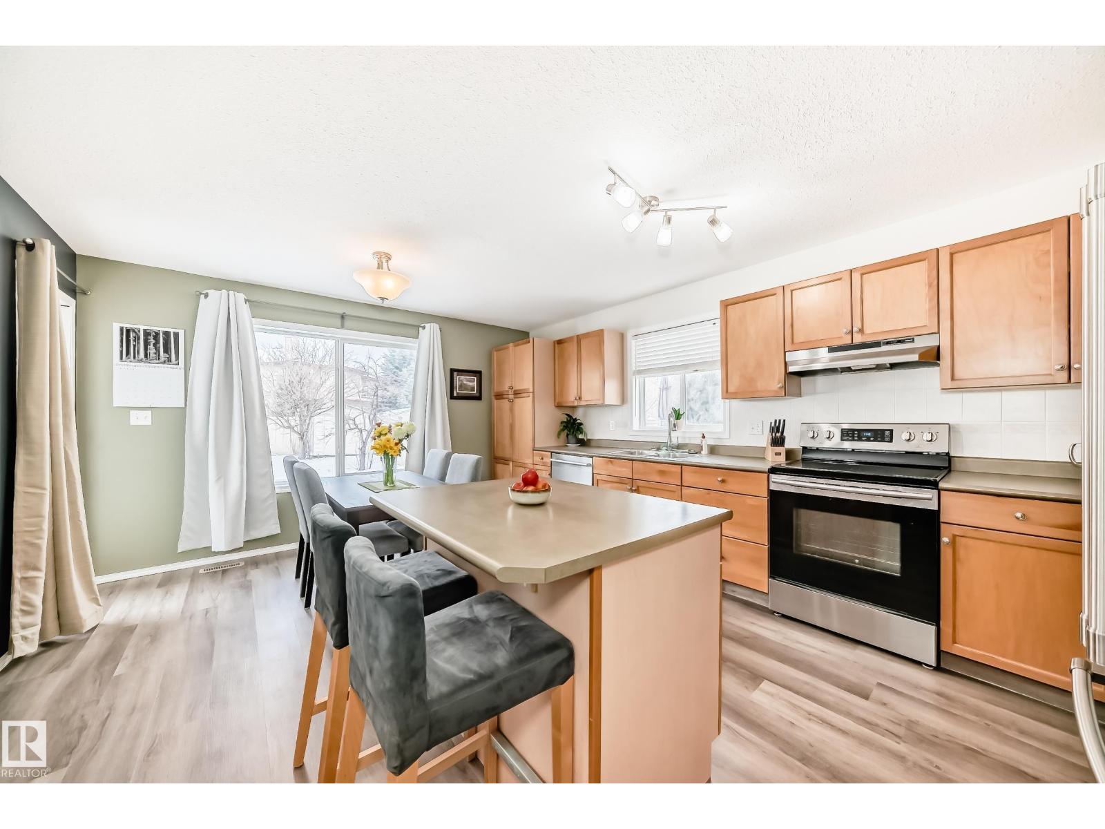 3132 33 AV NW - 6