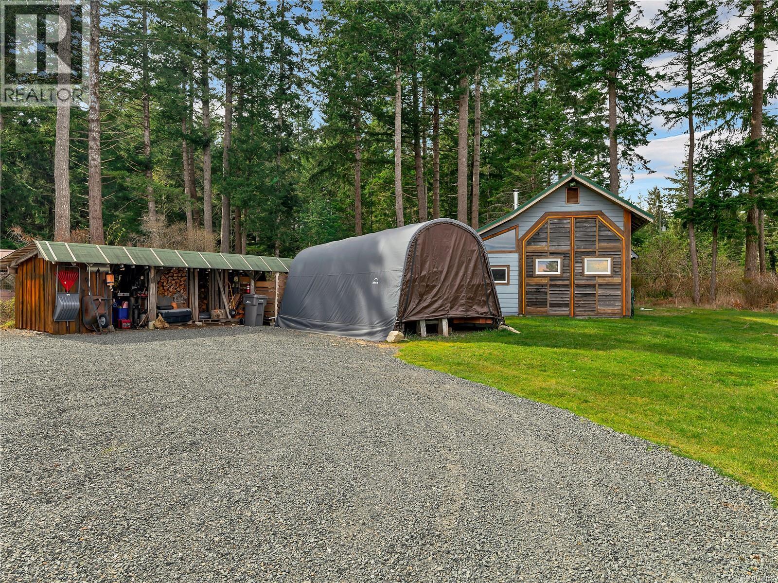 609 Valpy Rd - 43