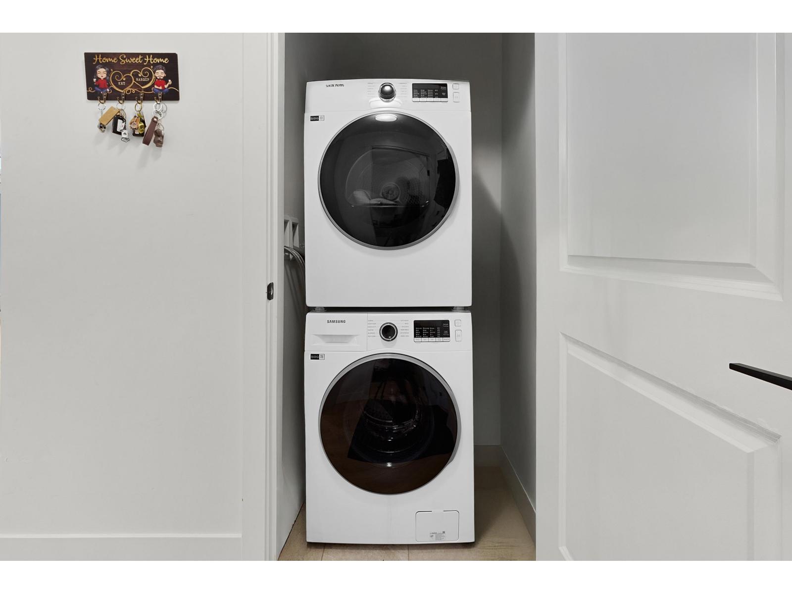 327 7506 199A STREET, Langley