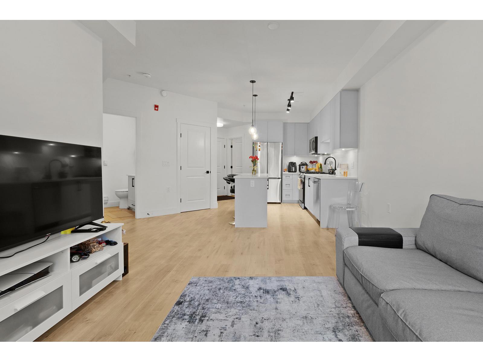 327 7506 199A STREET, Langley