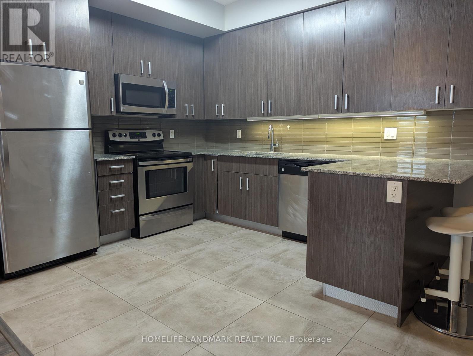 #T102 62 BALSAM STREET - 11