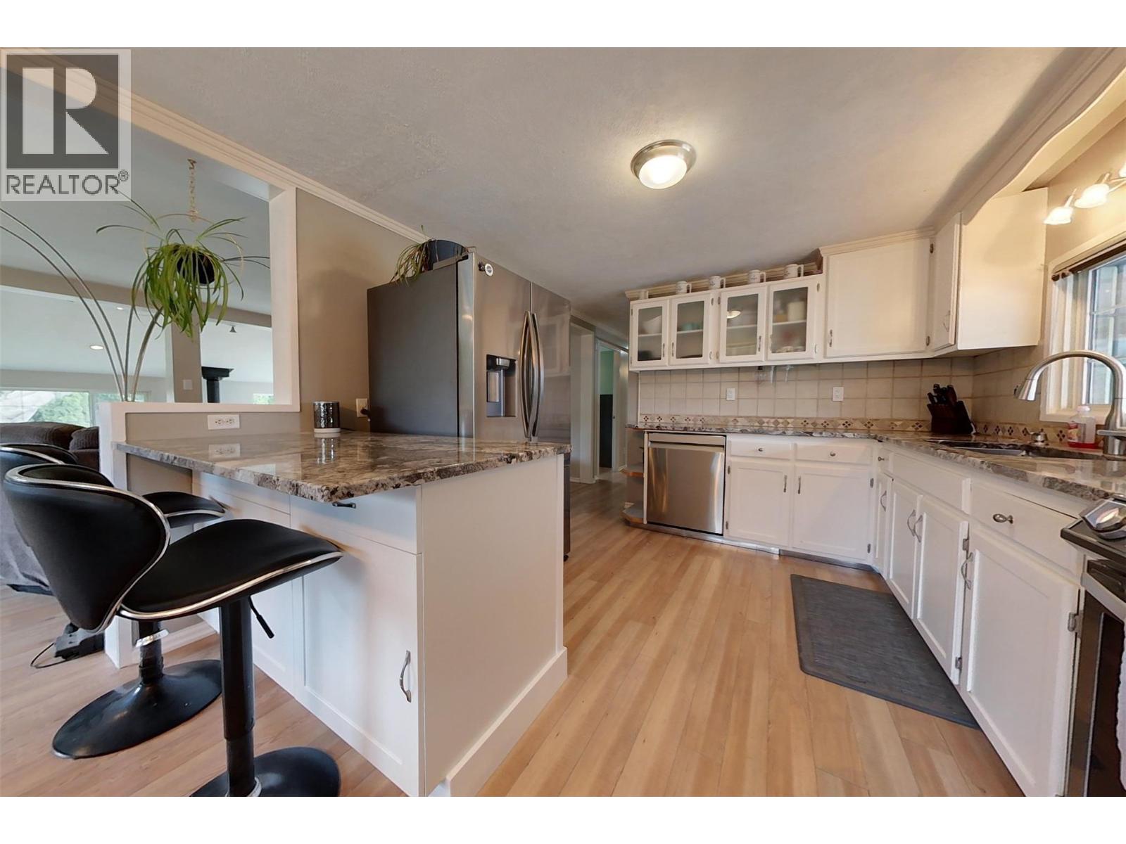 3433 ERICKSON ROAD - 9