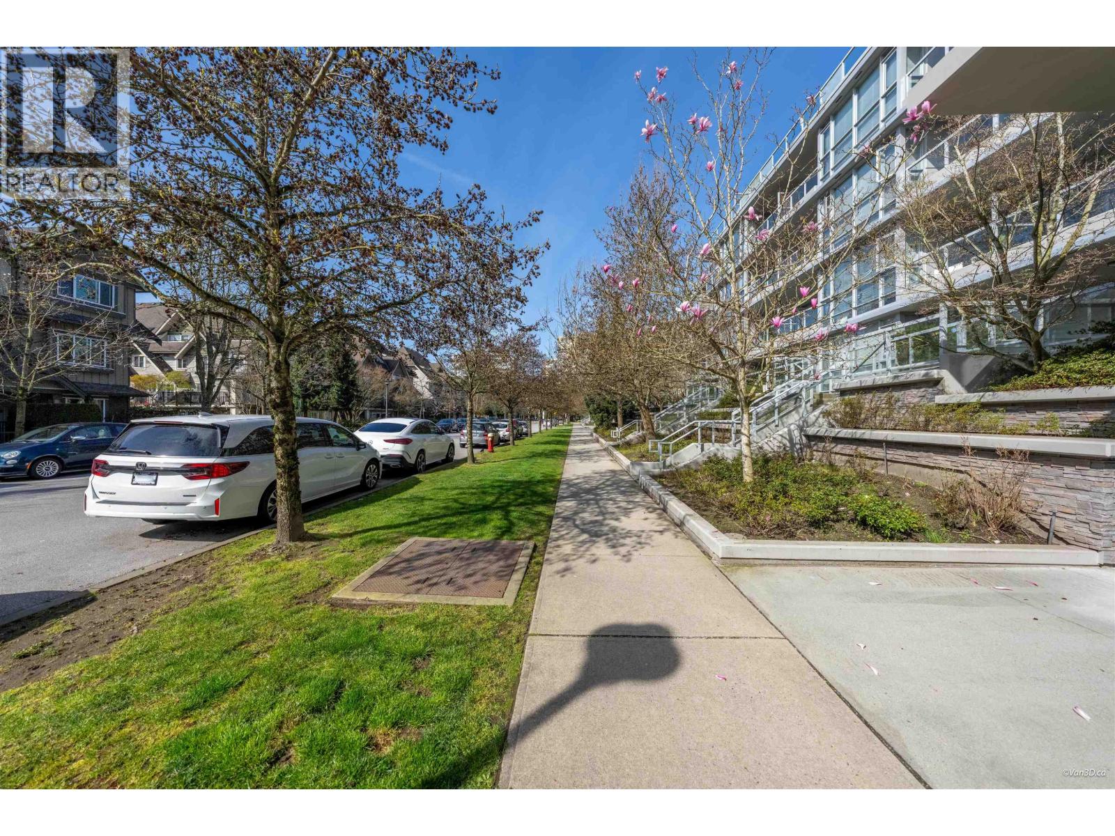 228 9373 HEMLOCK DRIVE, Richmond