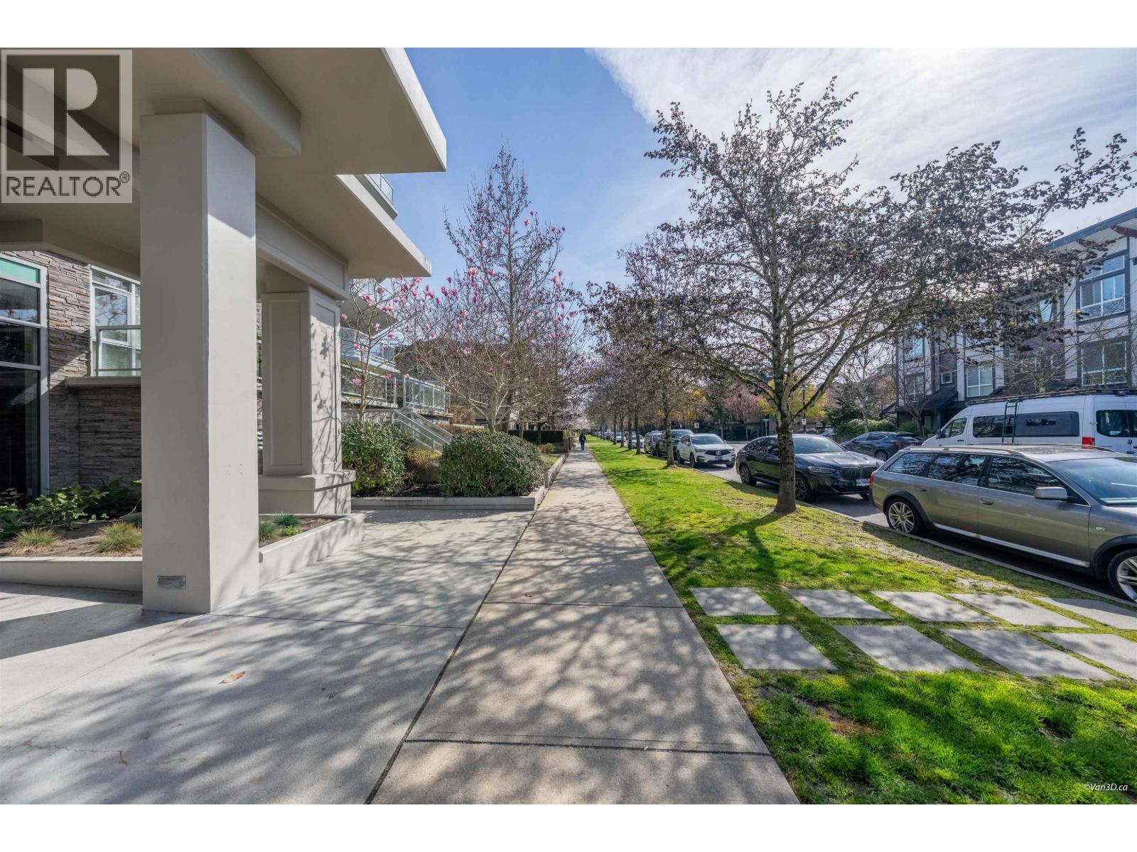 228 9373 HEMLOCK DRIVE, Richmond