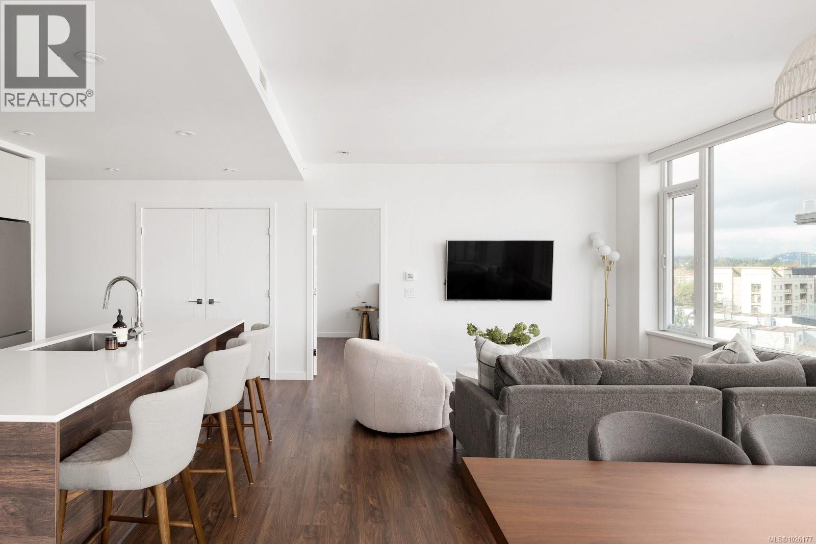 #801 369 TYEE RD - 7