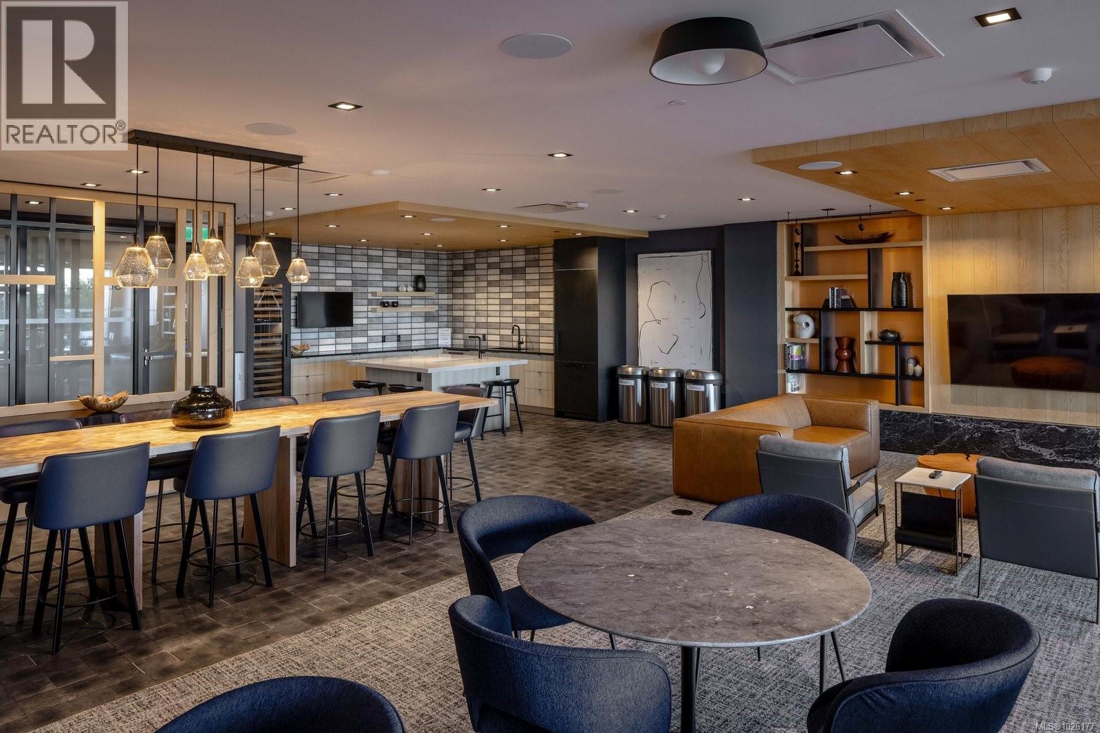 #801 369 TYEE RD - 44