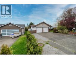 Living room - 2095 Jahn Pl, Sidney, BC V8L4T3 Photo 11