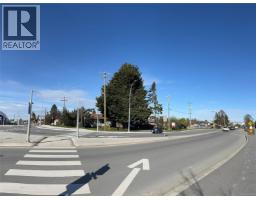 2095 Jahn Pl, Sidney, BC V8L4T3 Photo 19