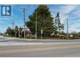 Primary Bedroom - 2094 Beacon Ave, Sidney, BC V8L1W7 Photo 6