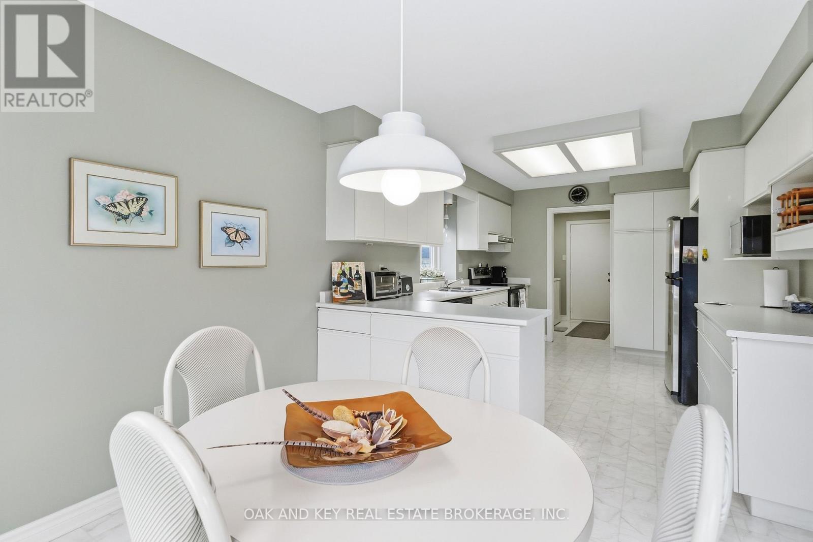 31 GREEN HEDGE LANE Property Photo